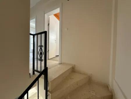 Seferihisar Doganbey Payamlı'da Satılık Sıfır Bahçeli 2+1 Villa