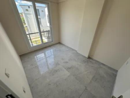 Seferihisar Doganbey Payamlı'da Satılık Sıfır Bahçeli 2+1 Villa