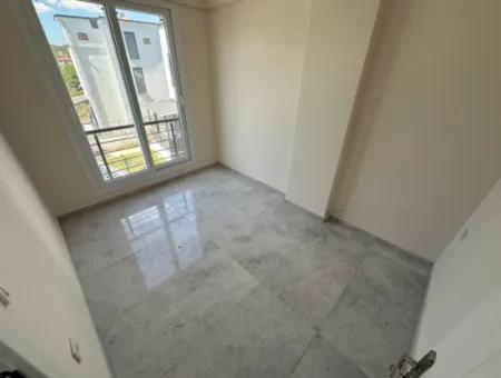 Seferihisar Doganbey Payamlı'da Satılık Sıfır Bahçeli 2+1 Villa