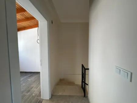 Seferihisar Doganbey Payamlı'da Satılık Sıfır Bahçeli 2+1 Villa