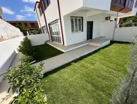 Seferihisar Doganbey Payamlı'da Satılık Sıfır Bahçeli 2+1 Villa