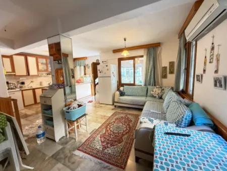 Seferihisar Ürkmez’de Deniz Tarafında Satılık 3 + 1 Masrafsız Villa