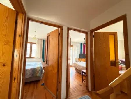 Seferihisar Ürkmez’de Deniz Tarafında Satılık 3 + 1 Masrafsız Villa