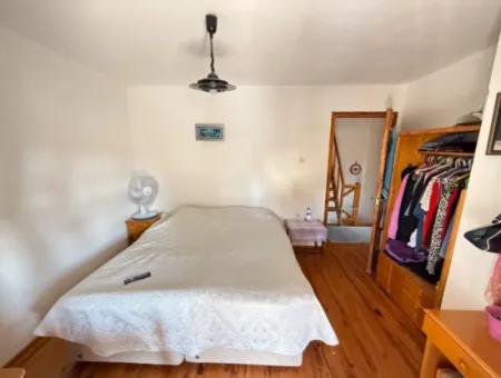 Seferihisar Ürkmez’de Deniz Tarafında Satılık 3 + 1 Masrafsız Villa