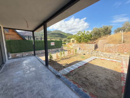 Seferihisar Kavaklıdere’de Satılık 300 Metre² Bahçe İçinde Müstakil 2 + 1 Yazlık
