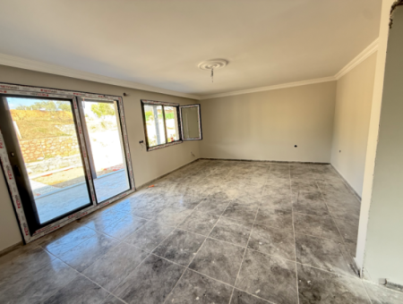 Seferihisar Kavaklıdere’de Satılık 300 Metre² Bahçe İçinde Müstakil 2 + 1 Yazlık
