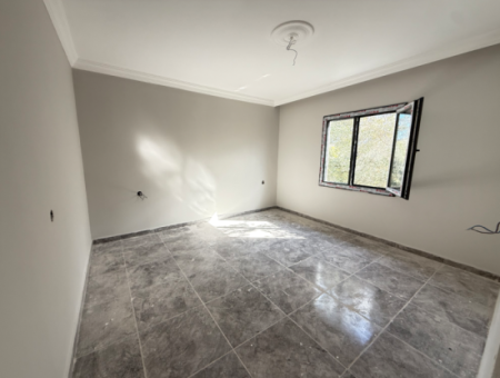 Seferihisar Kavaklıdere’de Satılık 300 Metre² Bahçe İçinde Müstakil 2 + 1 Yazlık