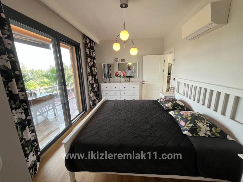 Seferihisar Ürkmez Bengiler Mah. Satılık 3+1 Yazlık - 160 m²