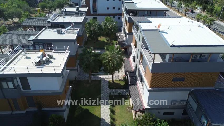 Seferihisar Ürkmez Bengiler Mah. Satılık 3+1 Yazlık - 160 m²