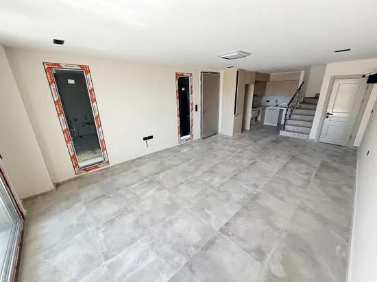 🏡 Seferihisar Ürkmez’de Site İçerisinde Havuzlu Sıfır Lüks Villa