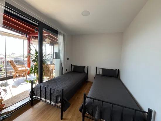 Seferihisar Bengiler’de Deniz Tarafında, Havuzlu Sitede Satılık 3+1 Dubleks Daire!